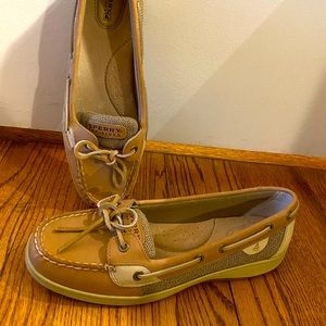 NEVER WORN Women’s Size 11 Sperry Angelfish Boat Shoe